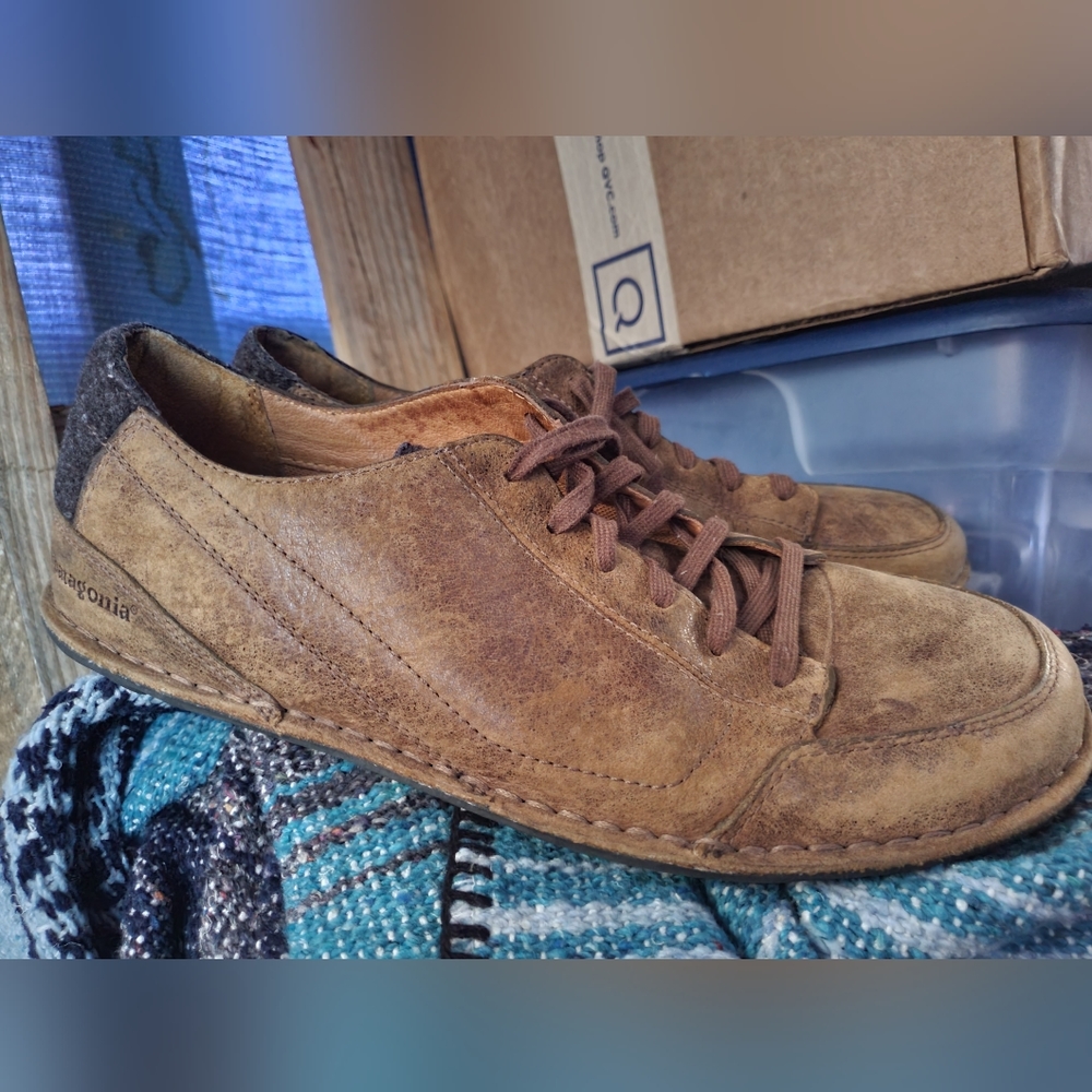 Patagonia Banyan Lace (bison) men's size 10 shoes VG condition